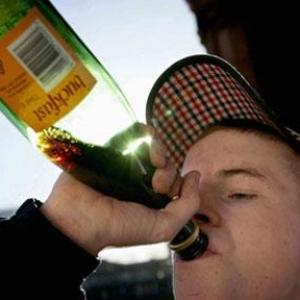 Государственная дума приняла закон о наказании за продажу спиртного детям